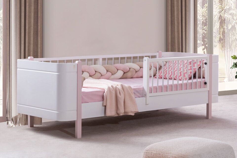 Perla Montessori Pembe